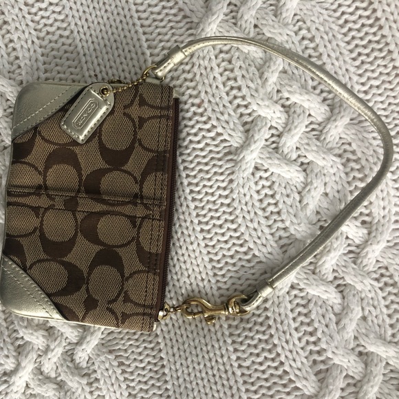 Handbags - Coach wristlet